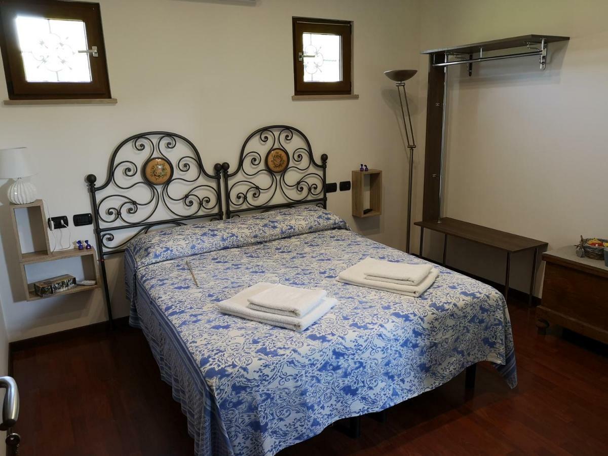Corte Graziella Castel d'Azzano Kültér fotó